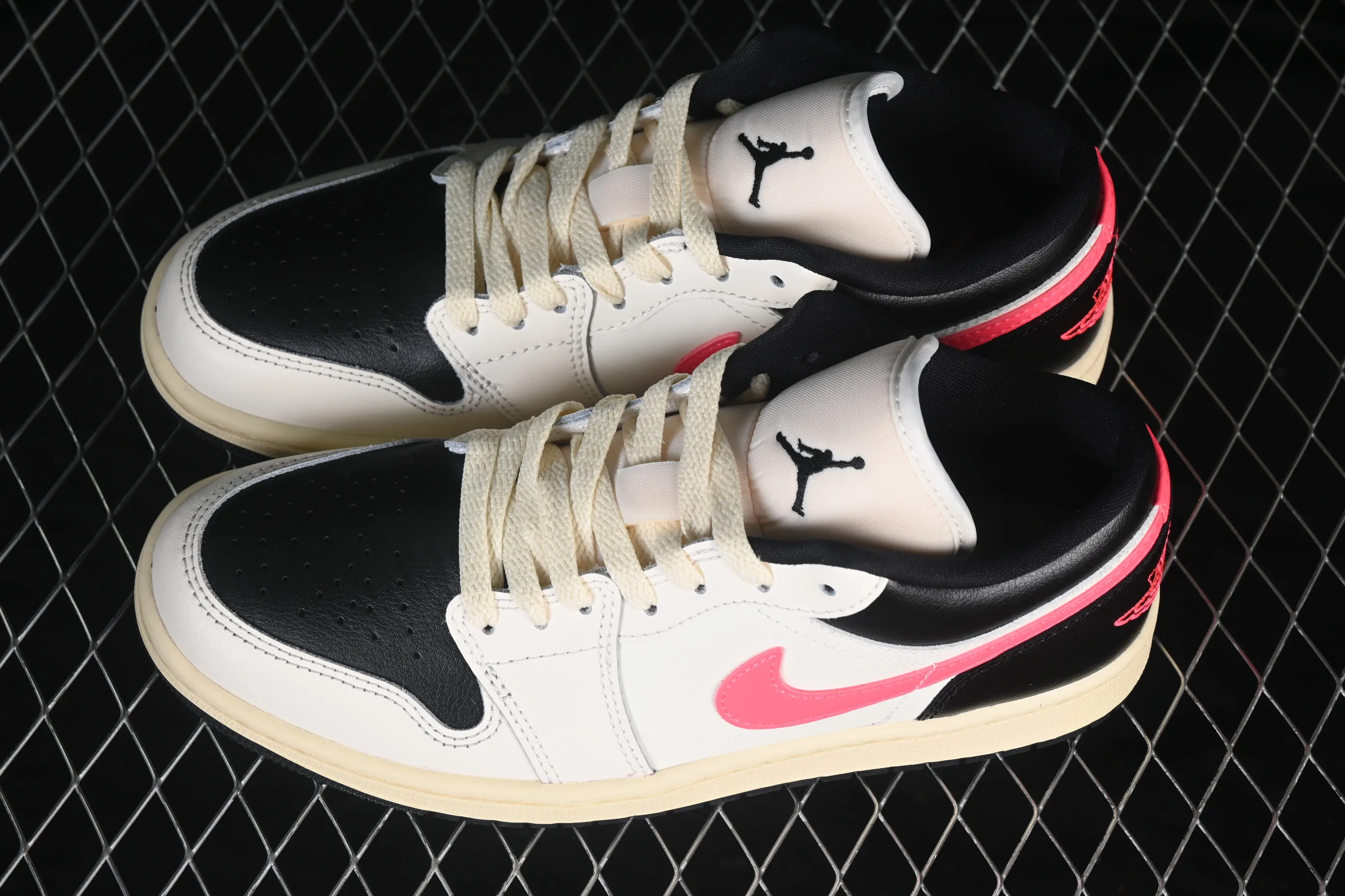All categories Air Jordan Jordan series basketball shoes Air Jordan 1 Low G version pure original Air Jordan 1 Low AJ1 Joe 1 meter white black red low-top cultural casual sneakers DC0774-107
